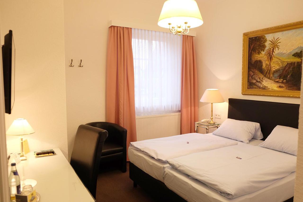 Hotel Adler Ингольштадт Экстерьер фото