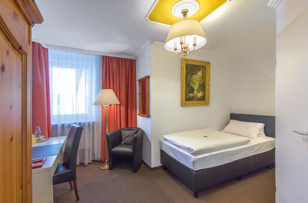 Hotel Adler Ингольштадт Экстерьер фото