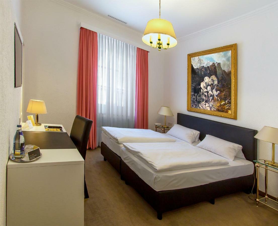 Hotel Adler Ингольштадт Экстерьер фото