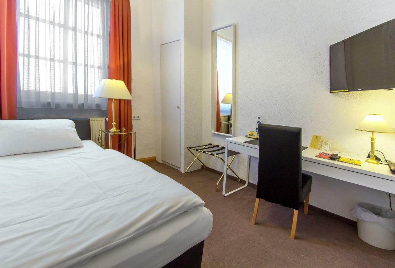 Hotel Adler Ингольштадт Экстерьер фото